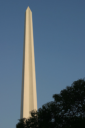 [Photograph: Independence Monument]